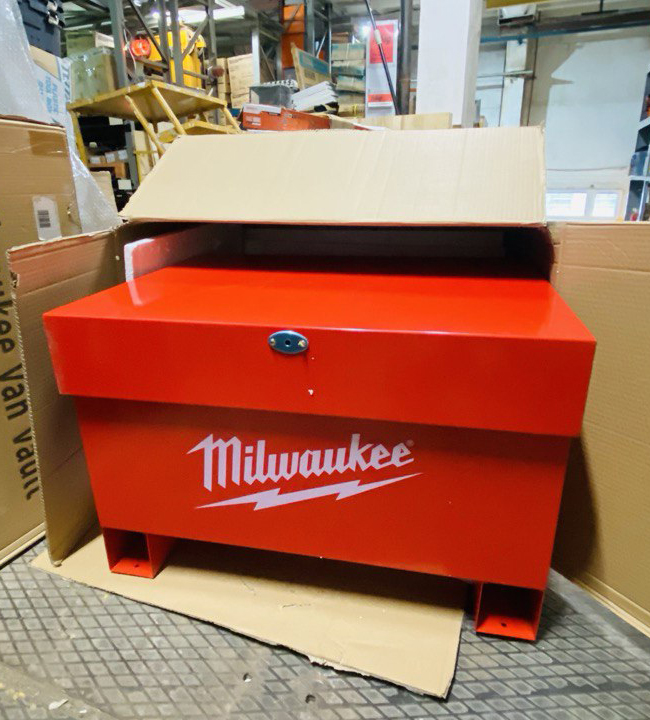 Автокофр Milwaukee Van Vault (DE)